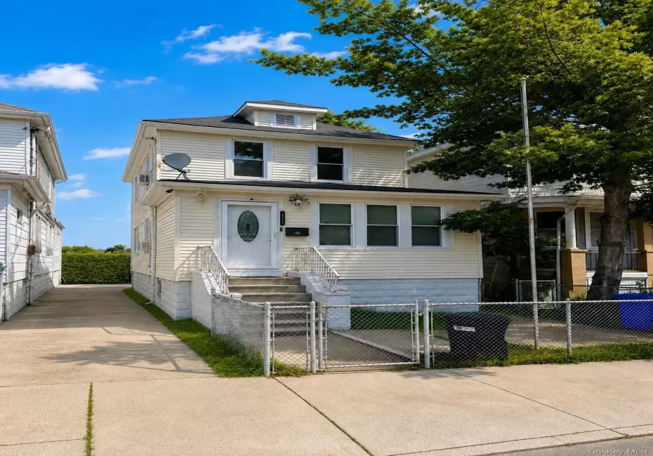 2729 Gifford Avenue, New York, NY, 3 Bedrooms Bedrooms, 7 Rooms Rooms,2 BathroomsBathrooms,Residential,For Rent,Gifford,0,1023287 2729 Gifford Avenue, New York, NY, 3 Bedrooms Bedrooms, 7 Rooms Rooms,2 BathroomsBathrooms,Residential,For Rent,Gifford,0,1023287