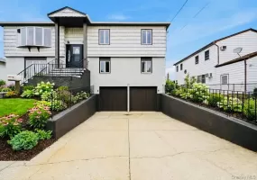 23 3rd Avenue, Oyster Bay, NY, 9 Bedrooms Bedrooms, 14 Rooms Rooms,3 BathroomsBathrooms,Residential,For Rent,3rd,0,1023777 23 3rd Avenue, Oyster Bay, NY, 9 Bedrooms Bedrooms, 14 Rooms Rooms,3 BathroomsBathrooms,Residential,For Rent,3rd,0,1023777