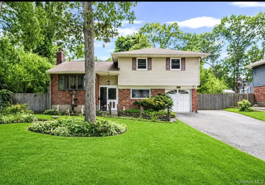 26 Harvard Lane, Smithtown, NY, 3 Bedrooms Bedrooms, 7 Rooms Rooms,1 BathroomBathrooms,Residential,For Rent,Harvard,0,1022339 26 Harvard Lane, Smithtown, NY, 3 Bedrooms Bedrooms, 7 Rooms Rooms,1 BathroomBathrooms,Residential,For Rent,Harvard,0,1022339