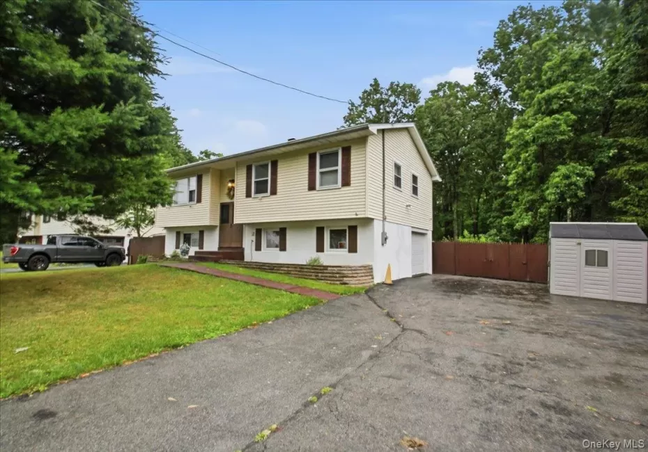 184 Fulton Street, Poughkeepsie, NY, 3 Bedrooms Bedrooms, 8 Rooms Rooms,2 BathroomsBathrooms,Residential,For Rent,Fulton,0,1023691 184 Fulton Street, Poughkeepsie, NY, 3 Bedrooms Bedrooms, 8 Rooms Rooms,2 BathroomsBathrooms,Residential,For Rent,Fulton,0,1023691