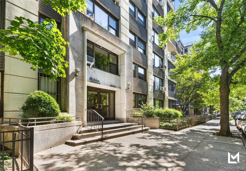 98-34 63rd Drive, New York, NY, 3 Rooms Rooms,1 BathroomBathrooms,Residential,For Rent,63rd,0,1021988 98-34 63rd Drive, New York, NY, 3 Rooms Rooms,1 BathroomBathrooms,Residential,For Rent,63rd,0,1021988
