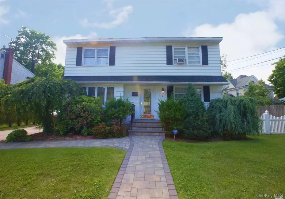8 Hallock Street, Babylon, NY, 2 Bedrooms Bedrooms, 4 Rooms Rooms,1 BathroomBathrooms,Residential Lease,For Rent,Hallock,0,1024295 8 Hallock Street, Babylon, NY, 2 Bedrooms Bedrooms, 4 Rooms Rooms,1 BathroomBathrooms,Residential Lease,For Rent,Hallock,0,1024295