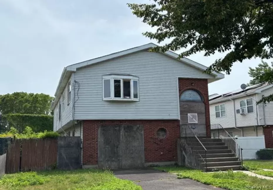 13 Merril Place, Hempstead, NY, 4 Bedrooms Bedrooms, 9 Rooms Rooms,2 BathroomsBathrooms,Residential,For Rent,Merril,0,1024329 13 Merril Place, Hempstead, NY, 4 Bedrooms Bedrooms, 9 Rooms Rooms,2 BathroomsBathrooms,Residential,For Rent,Merril,0,1024329