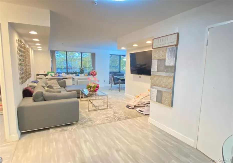10 Canterbury Road, North Hempstead, NY, 2 Bedrooms Bedrooms, 6 Rooms Rooms,2 BathroomsBathrooms,Residential Lease,For Rent,Canterbury,0,1024489 10 Canterbury Road, North Hempstead, NY, 2 Bedrooms Bedrooms, 6 Rooms Rooms,2 BathroomsBathrooms,Residential Lease,For Rent,Canterbury,0,1024489