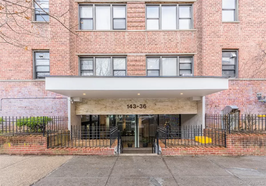 143-36 Barclay Avenue, New York, NY, 1 Bedroom Bedrooms, 3 Rooms Rooms,1 BathroomBathrooms,Residential,For Rent,Barclay,0,1024395 143-36 Barclay Avenue, New York, NY, 1 Bedroom Bedrooms, 3 Rooms Rooms,1 BathroomBathrooms,Residential,For Rent,Barclay,0,1024395