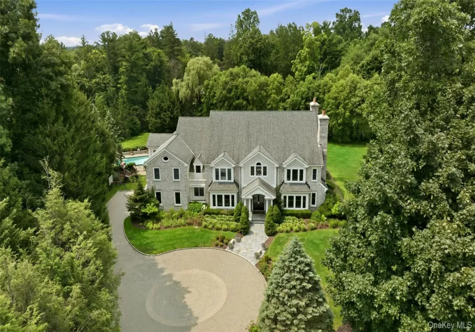 Magnificent Front with Sweeping Views Magnificent Front with Sweeping Views