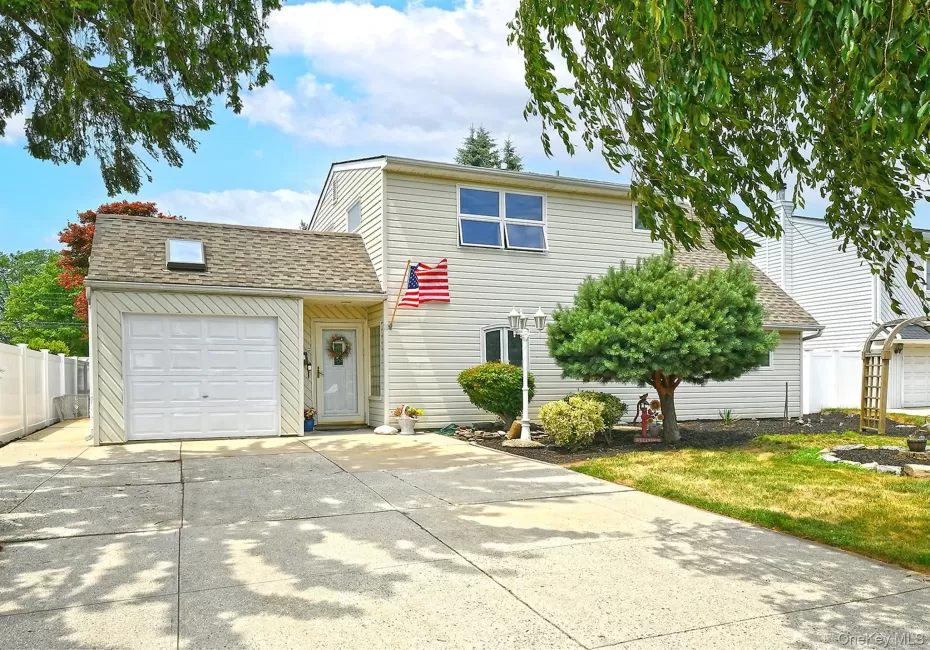18 Wheelbarrow Lane, Hempstead, NY, 5 Bedrooms Bedrooms, 8 Rooms Rooms,3 BathroomsBathrooms,Residential,For Rent,Wheelbarrow,0,1024051 18 Wheelbarrow Lane, Hempstead, NY, 5 Bedrooms Bedrooms, 8 Rooms Rooms,3 BathroomsBathrooms,Residential,For Rent,Wheelbarrow,0,1024051