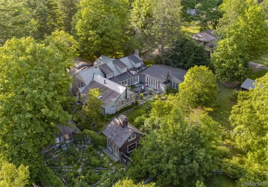 1389 Route 212, Saugerties, NY, 4 Bedrooms Bedrooms, 13 Rooms Rooms,4 BathroomsBathrooms,Residential,For Rent,Route 212,0,1016441 1389 Route 212, Saugerties, NY, 4 Bedrooms Bedrooms, 13 Rooms Rooms,4 BathroomsBathrooms,Residential,For Rent,Route 212,0,1016441