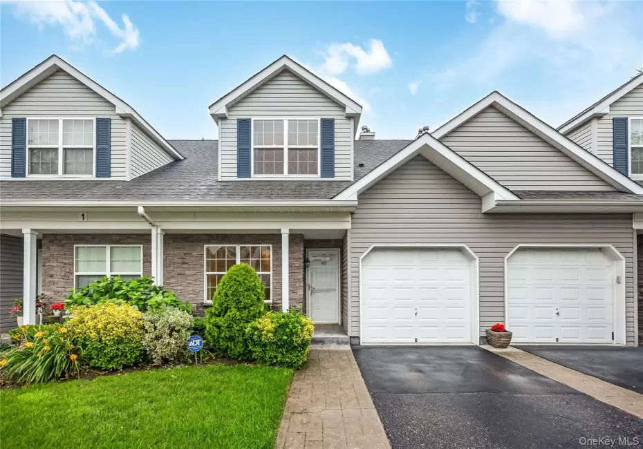 149 Maya Circle, Islip, NY, 2 Bedrooms Bedrooms, 5 Rooms Rooms,2 BathroomsBathrooms,Residential,For Rent,Maya,0,1024735 149 Maya Circle, Islip, NY, 2 Bedrooms Bedrooms, 5 Rooms Rooms,2 BathroomsBathrooms,Residential,For Rent,Maya,0,1024735