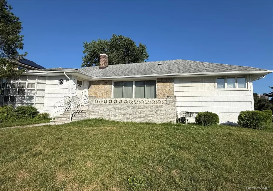 11 Webb Hill Road, North Hempstead, NY, 3 Bedrooms Bedrooms, 6 Rooms Rooms,1 BathroomBathrooms,Residential Lease,For Rent,Webb Hill,0,1024050 11 Webb Hill Road, North Hempstead, NY, 3 Bedrooms Bedrooms, 6 Rooms Rooms,1 BathroomBathrooms,Residential Lease,For Rent,Webb Hill,0,1024050