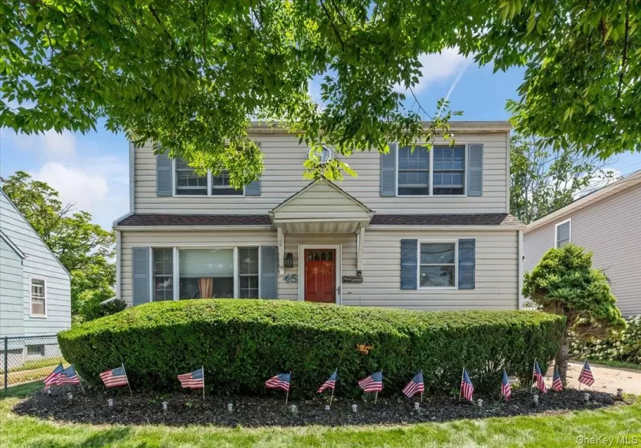 45 Concord Avenue, Oyster Bay, NY, 3 Bedrooms Bedrooms, 6 Rooms Rooms,2 BathroomsBathrooms,Residential,For Rent,Concord,0,1018345 45 Concord Avenue, Oyster Bay, NY, 3 Bedrooms Bedrooms, 6 Rooms Rooms,2 BathroomsBathrooms,Residential,For Rent,Concord,0,1018345