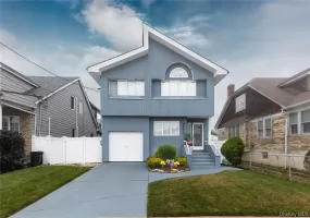 2590 Riverside Drive, Hempstead, NY, 4 Bedrooms Bedrooms, 8 Rooms Rooms,3 BathroomsBathrooms,Residential,For Rent,Riverside,0,1022508 2590 Riverside Drive, Hempstead, NY, 4 Bedrooms Bedrooms, 8 Rooms Rooms,3 BathroomsBathrooms,Residential,For Rent,Riverside,0,1022508
