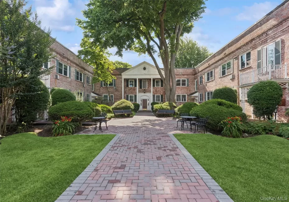 43 Forest Avenue, Hempstead, NY, 1 Bedroom Bedrooms, 3 Rooms Rooms,1 BathroomBathrooms,Residential,For Rent,Forest,0,1022042 43 Forest Avenue, Hempstead, NY, 1 Bedroom Bedrooms, 3 Rooms Rooms,1 BathroomBathrooms,Residential,For Rent,Forest,0,1022042