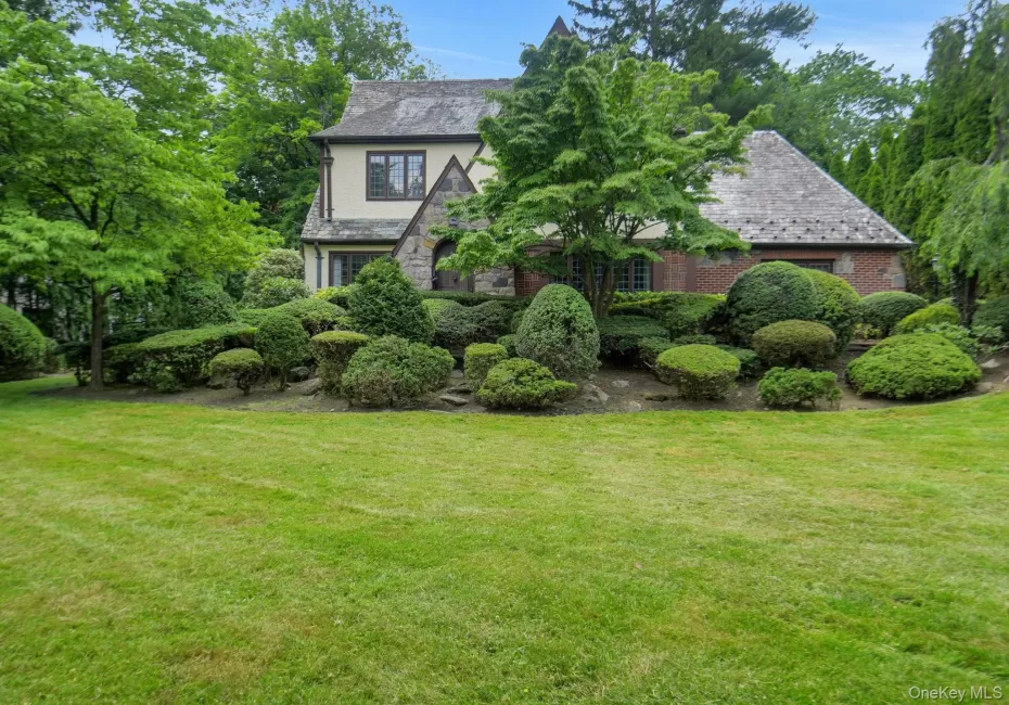 46 Fenimore Road, Scarsdale, NY, 5 Bedrooms Bedrooms, 15 Rooms Rooms,3 BathroomsBathrooms,Residential Lease,For Rent,Fenimore,0,1023451 46 Fenimore Road, Scarsdale, NY, 5 Bedrooms Bedrooms, 15 Rooms Rooms,3 BathroomsBathrooms,Residential Lease,For Rent,Fenimore,0,1023451