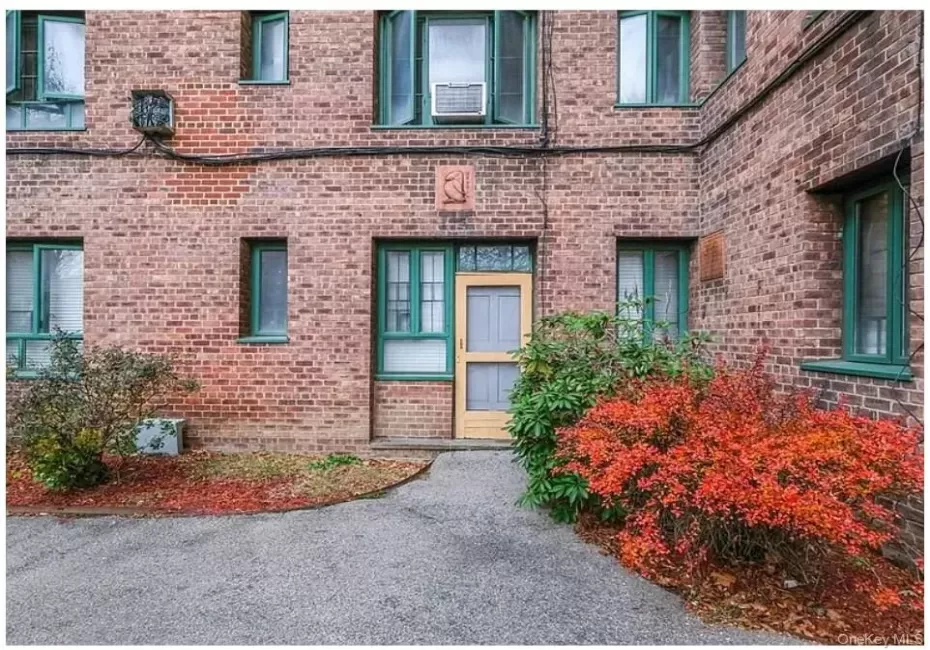 1969 Mc Graw Avenue, New York, NY, 2 Bedrooms Bedrooms, 3 Rooms Rooms,1 BathroomBathrooms,Residential,For Rent,Mc Graw,0,1024751 1969 Mc Graw Avenue, New York, NY, 2 Bedrooms Bedrooms, 3 Rooms Rooms,1 BathroomBathrooms,Residential,For Rent,Mc Graw,0,1024751