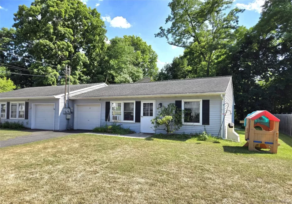 9 Creekview Court, Wappinger, NY, 2 Bedrooms Bedrooms, 4 Rooms Rooms,1 BathroomBathrooms,Residential,For Rent,Creekview,0,1024434 9 Creekview Court, Wappinger, NY, 2 Bedrooms Bedrooms, 4 Rooms Rooms,1 BathroomBathrooms,Residential,For Rent,Creekview,0,1024434