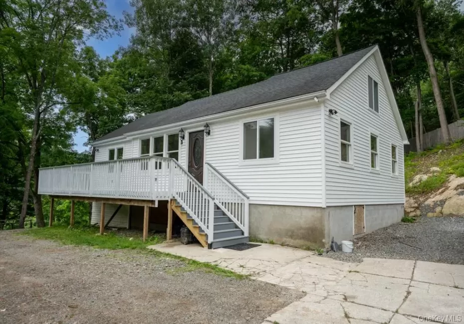 745 Peekskill Hollow Road, Putnam Valley, NY, 3 Bedrooms Bedrooms, 5 Rooms Rooms,2 BathroomsBathrooms,Residential Lease,For Rent,Peekskill Hollow,0,1024755 745 Peekskill Hollow Road, Putnam Valley, NY, 3 Bedrooms Bedrooms, 5 Rooms Rooms,2 BathroomsBathrooms,Residential Lease,For Rent,Peekskill Hollow,0,1024755