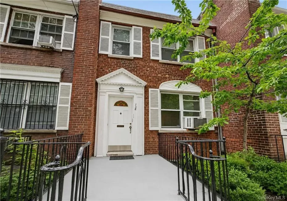 138 Van Cortlandt Park, New York, NY, 3 Bedrooms Bedrooms, 6 Rooms Rooms,2 BathroomsBathrooms,Residential,For Rent,Van Cortlandt,0,1024842 138 Van Cortlandt Park, New York, NY, 3 Bedrooms Bedrooms, 6 Rooms Rooms,2 BathroomsBathrooms,Residential,For Rent,Van Cortlandt,0,1024842