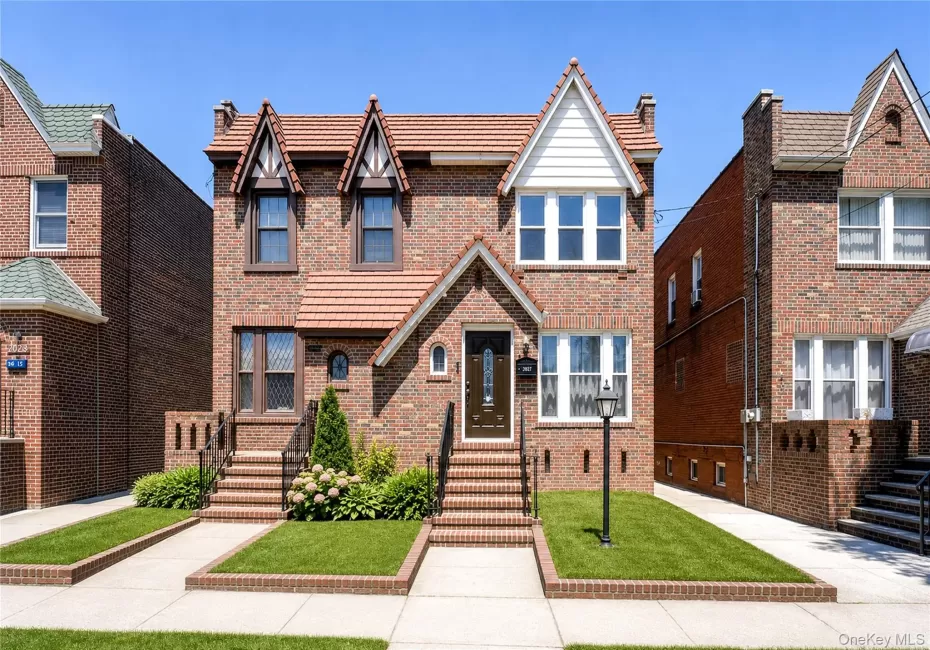 2027 35th Street, New York, NY, 3 Bedrooms Bedrooms, 5 Rooms Rooms,3 BathroomsBathrooms,Residential,For Rent,35th,0,1024814 2027 35th Street, New York, NY, 3 Bedrooms Bedrooms, 5 Rooms Rooms,3 BathroomsBathrooms,Residential,For Rent,35th,0,1024814
