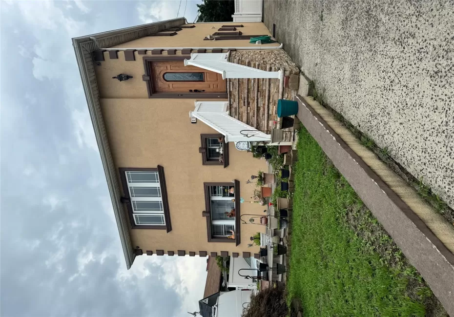 113 Hudson Street, Long Beach, NY, 3 Bedrooms Bedrooms, 6 Rooms Rooms,1 BathroomBathrooms,Residential Lease,For Rent,Hudson,0,1024469 113 Hudson Street, Long Beach, NY, 3 Bedrooms Bedrooms, 6 Rooms Rooms,1 BathroomBathrooms,Residential Lease,For Rent,Hudson,0,1024469