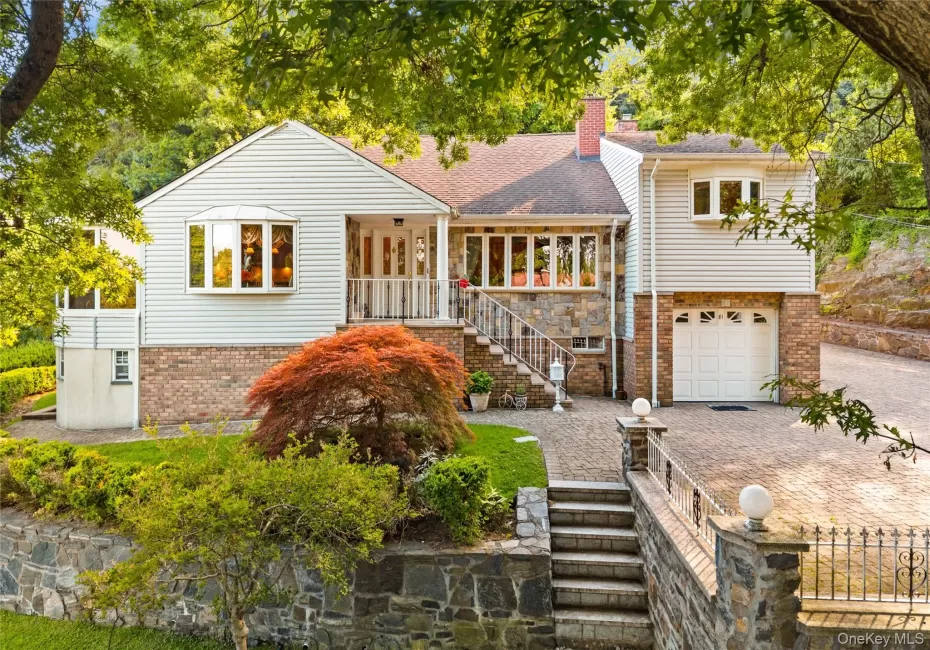 81 Avondale Road, Yonkers, NY, 4 Bedrooms Bedrooms, 11 Rooms Rooms,3 BathroomsBathrooms,Residential,For Rent,Avondale,0,1024756 81 Avondale Road, Yonkers, NY, 4 Bedrooms Bedrooms, 11 Rooms Rooms,3 BathroomsBathrooms,Residential,For Rent,Avondale,0,1024756
