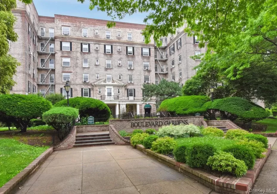 30-15 Hobart Street, New York, NY, 2 Bedrooms Bedrooms, 4 Rooms Rooms,1 BathroomBathrooms,Residential,For Rent,Hobart,0,1024910 30-15 Hobart Street, New York, NY, 2 Bedrooms Bedrooms, 4 Rooms Rooms,1 BathroomBathrooms,Residential,For Rent,Hobart,0,1024910