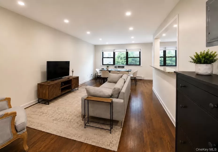 34-21 32nd Street, New York, NY, 3 Bedrooms Bedrooms, 5 Rooms Rooms,2 BathroomsBathrooms,Residential Lease,For Rent,32nd,0,1024952 34-21 32nd Street, New York, NY, 3 Bedrooms Bedrooms, 5 Rooms Rooms,2 BathroomsBathrooms,Residential Lease,For Rent,32nd,0,1024952