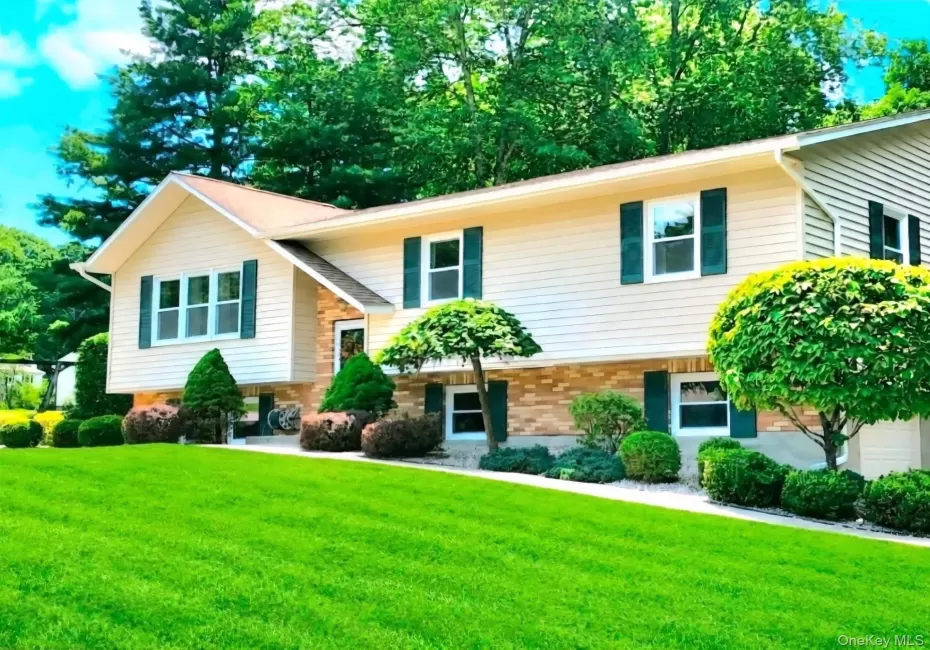 Stunning Contemporary Bi-Level with upscaleupdates Stunning Contemporary Bi-Level with upscaleupdates
