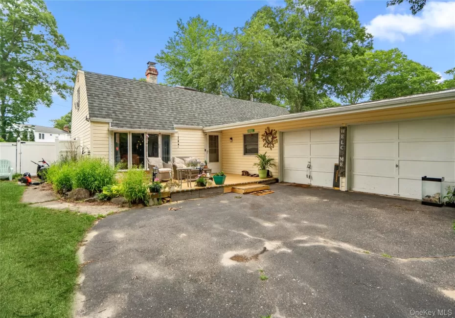39 All Points Terrace, Brookhaven, NY, 4 Bedrooms Bedrooms, 7 Rooms Rooms,3 BathroomsBathrooms,Residential,For Rent,All Points,0,1024493 39 All Points Terrace, Brookhaven, NY, 4 Bedrooms Bedrooms, 7 Rooms Rooms,3 BathroomsBathrooms,Residential,For Rent,All Points,0,1024493