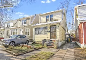 8060 162nd Street, New York, NY, 4 Bedrooms Bedrooms, 7 Rooms Rooms,2 BathroomsBathrooms,Residential,For Rent,162nd,0,955322 8060 162nd Street, New York, NY, 4 Bedrooms Bedrooms, 7 Rooms Rooms,2 BathroomsBathrooms,Residential,For Rent,162nd,0,955322