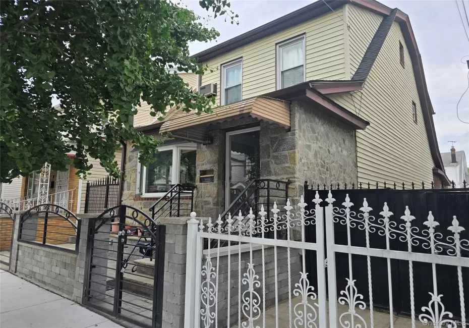 8923 182nd Place, New York, NY, 4 Bedrooms Bedrooms, 8 Rooms Rooms,2 BathroomsBathrooms,Residential,For Rent,182nd,0,1020123 8923 182nd Place, New York, NY, 4 Bedrooms Bedrooms, 8 Rooms Rooms,2 BathroomsBathrooms,Residential,For Rent,182nd,0,1020123