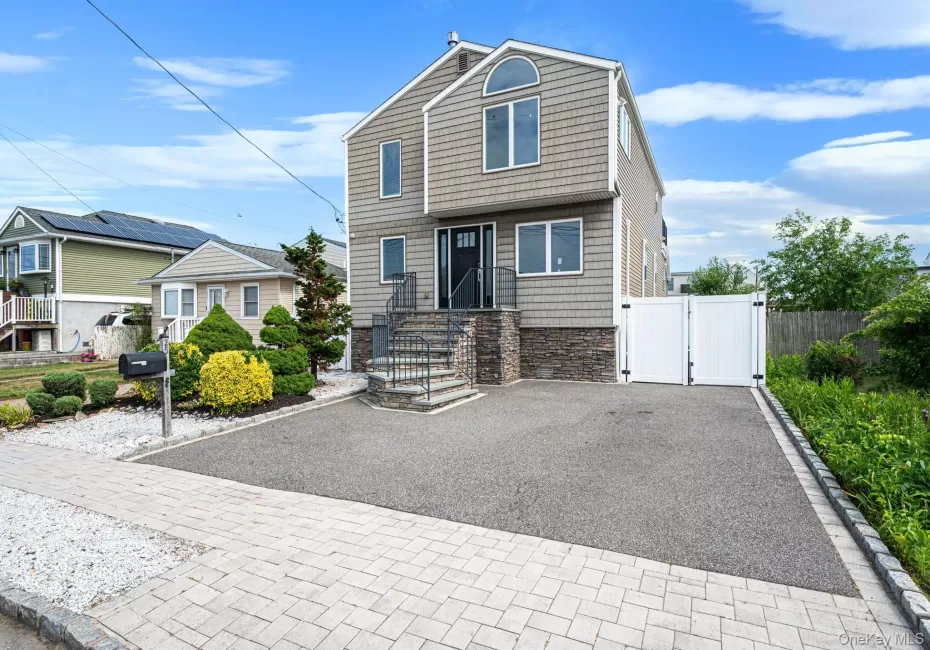 25 Seacrest Avenue, Babylon, NY, 4 Bedrooms Bedrooms, 8 Rooms Rooms,2 BathroomsBathrooms,Residential,For Rent,Seacrest,0,1013233 25 Seacrest Avenue, Babylon, NY, 4 Bedrooms Bedrooms, 8 Rooms Rooms,2 BathroomsBathrooms,Residential,For Rent,Seacrest,0,1013233