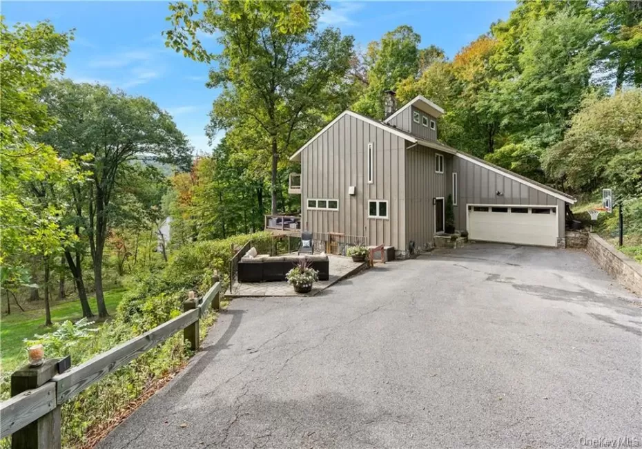 13 Kings Point Lane, Blooming Grove, NY, 4 Bedrooms Bedrooms, 10 Rooms Rooms,2 BathroomsBathrooms,Residential Lease,For Rent,Kings Point,0,1025136 13 Kings Point Lane, Blooming Grove, NY, 4 Bedrooms Bedrooms, 10 Rooms Rooms,2 BathroomsBathrooms,Residential Lease,For Rent,Kings Point,0,1025136