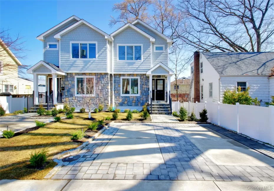 56 Kirkwood Road, North Hempstead, NY, 3 Bedrooms Bedrooms, 8 Rooms Rooms,3 BathroomsBathrooms,Residential Lease,For Rent,Kirkwood,0,1024407 56 Kirkwood Road, North Hempstead, NY, 3 Bedrooms Bedrooms, 8 Rooms Rooms,3 BathroomsBathrooms,Residential Lease,For Rent,Kirkwood,0,1024407