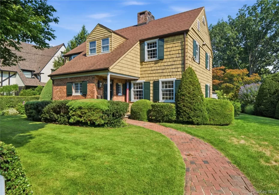 255 Manor Road, New York, NY, 5 Bedrooms Bedrooms, 9 Rooms Rooms,3 BathroomsBathrooms,Residential,For Rent,Manor,0,1024826 255 Manor Road, New York, NY, 5 Bedrooms Bedrooms, 9 Rooms Rooms,3 BathroomsBathrooms,Residential,For Rent,Manor,0,1024826