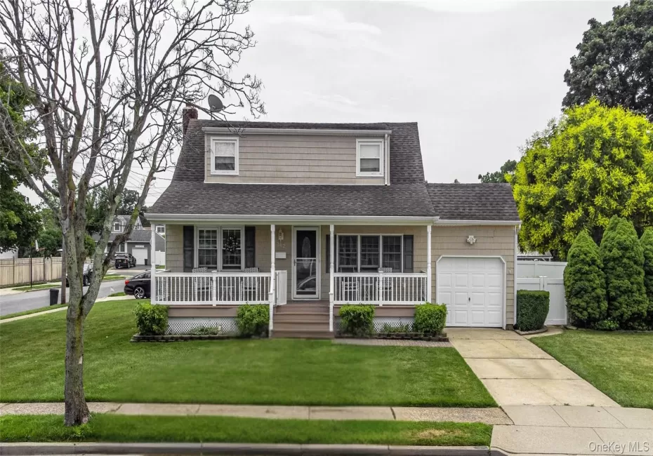 262 Cedar Street, Oyster Bay, NY, 4 Bedrooms Bedrooms, 7 Rooms Rooms,1 BathroomBathrooms,Residential,For Rent,Cedar,0,1025493 262 Cedar Street, Oyster Bay, NY, 4 Bedrooms Bedrooms, 7 Rooms Rooms,1 BathroomBathrooms,Residential,For Rent,Cedar,0,1025493