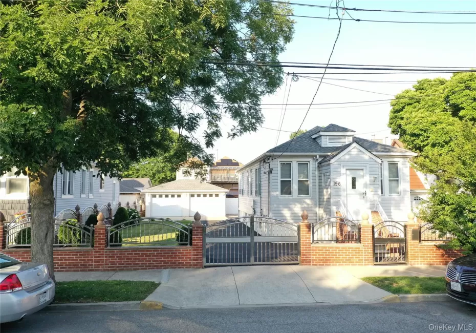 196 Hosmer Avenue, New York, NY, 2 Bedrooms Bedrooms, 8 Rooms Rooms,2 BathroomsBathrooms,Residential,For Rent,Hosmer,0,1025398 196 Hosmer Avenue, New York, NY, 2 Bedrooms Bedrooms, 8 Rooms Rooms,2 BathroomsBathrooms,Residential,For Rent,Hosmer,0,1025398