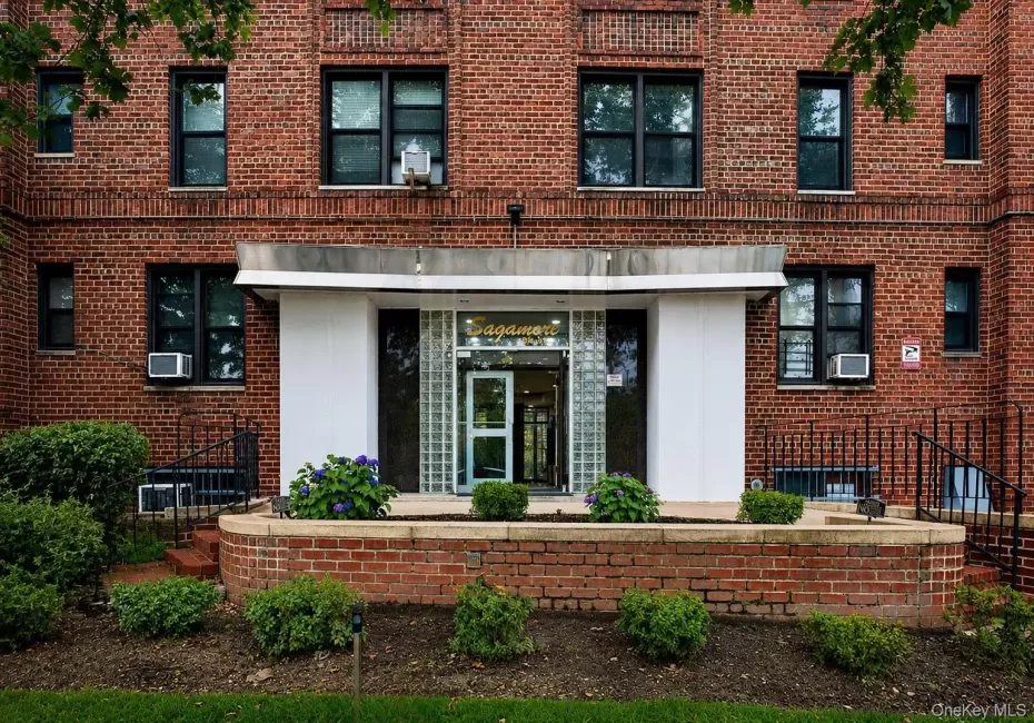 84-31 Van Wyck Expressway, New York, NY, 2 Bedrooms Bedrooms, 7 Rooms Rooms,1 BathroomBathrooms,Residential,For Rent,Van Wyck,0,1025396 84-31 Van Wyck Expressway, New York, NY, 2 Bedrooms Bedrooms, 7 Rooms Rooms,1 BathroomBathrooms,Residential,For Rent,Van Wyck,0,1025396