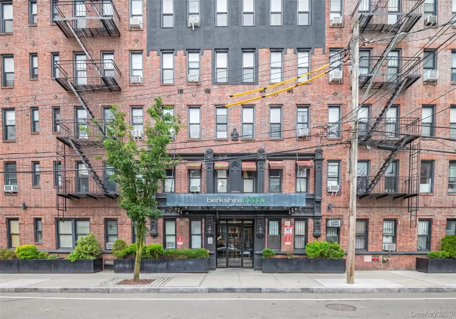 42-22 Ketcham Street, New York, NY, 1 Bedroom Bedrooms, 4 Rooms Rooms,1 BathroomBathrooms,Residential,For Rent,Ketcham,0,1025433 42-22 Ketcham Street, New York, NY, 1 Bedroom Bedrooms, 4 Rooms Rooms,1 BathroomBathrooms,Residential,For Rent,Ketcham,0,1025433
