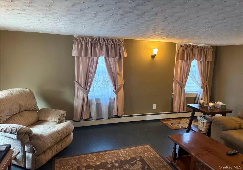 6 Glenmere Avenue, Warwick (town), NY, 1 Bedroom Bedrooms, 4 Rooms Rooms,1 BathroomBathrooms,Residential Lease,For Rent,Glenmere,0,1023557 6 Glenmere Avenue, Warwick (town), NY, 1 Bedroom Bedrooms, 4 Rooms Rooms,1 BathroomBathrooms,Residential Lease,For Rent,Glenmere,0,1023557