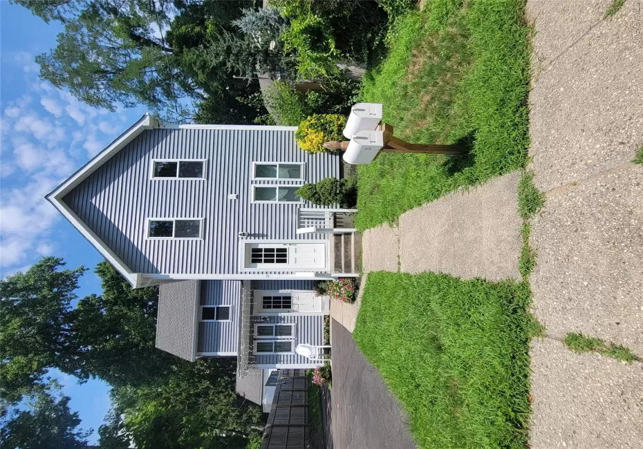 23 Tuthill Street, Huntington, NY, 2 Bedrooms Bedrooms, 5 Rooms Rooms,1 BathroomBathrooms,Residential Lease,For Rent,Tuthill,0,1024521 23 Tuthill Street, Huntington, NY, 2 Bedrooms Bedrooms, 5 Rooms Rooms,1 BathroomBathrooms,Residential Lease,For Rent,Tuthill,0,1024521