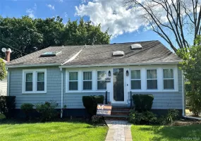 92 Clapham Avenue, North Hempstead, NY, 2 Bedrooms Bedrooms, 5 Rooms Rooms,3 BathroomsBathrooms,Residential Lease,For Rent,Clapham,0,1025595 92 Clapham Avenue, North Hempstead, NY, 2 Bedrooms Bedrooms, 5 Rooms Rooms,3 BathroomsBathrooms,Residential Lease,For Rent,Clapham,0,1025595