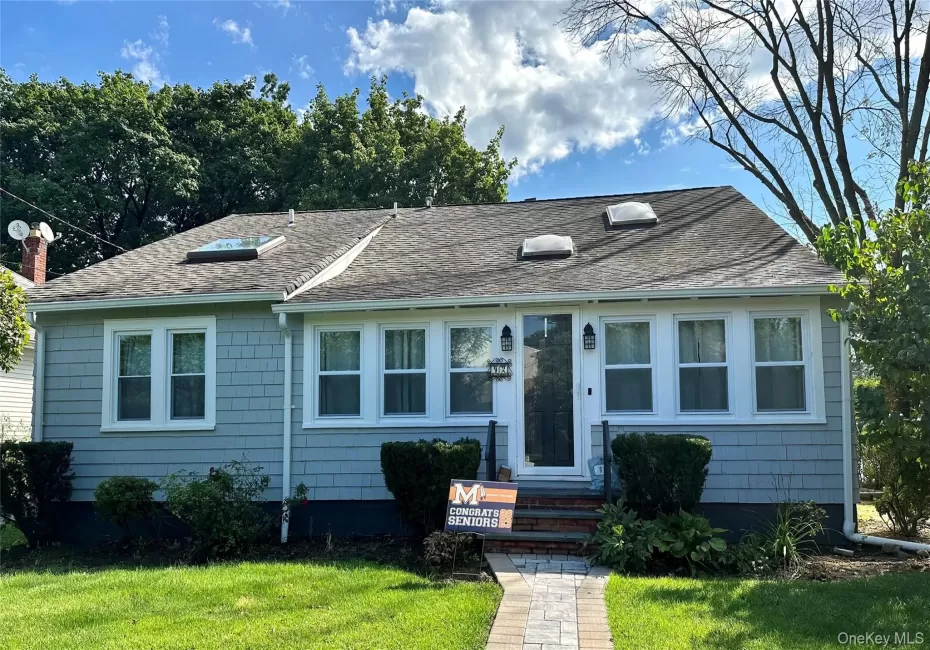 92 Clapham Avenue, North Hempstead, NY, 2 Bedrooms Bedrooms, 5 Rooms Rooms,3 BathroomsBathrooms,Residential Lease,For Rent,Clapham,0,1025595 92 Clapham Avenue, North Hempstead, NY, 2 Bedrooms Bedrooms, 5 Rooms Rooms,3 BathroomsBathrooms,Residential Lease,For Rent,Clapham,0,1025595