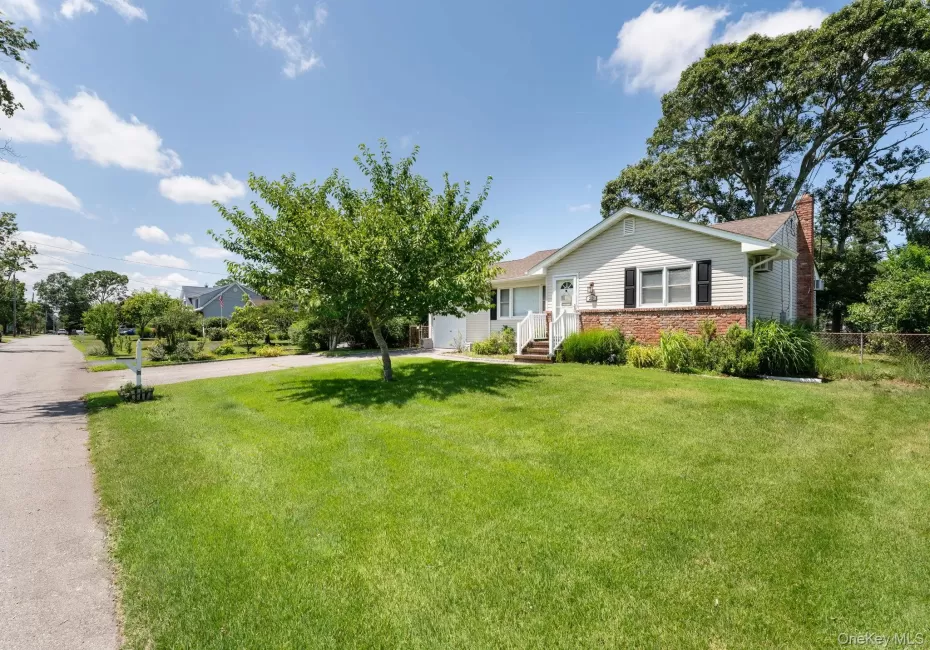 23 Staller Boulevard, Southampton, NY, 2 Bedrooms Bedrooms, 6 Rooms Rooms,1 BathroomBathrooms,Residential,For Rent,Staller,0,1017600 23 Staller Boulevard, Southampton, NY, 2 Bedrooms Bedrooms, 6 Rooms Rooms,1 BathroomBathrooms,Residential,For Rent,Staller,0,1017600