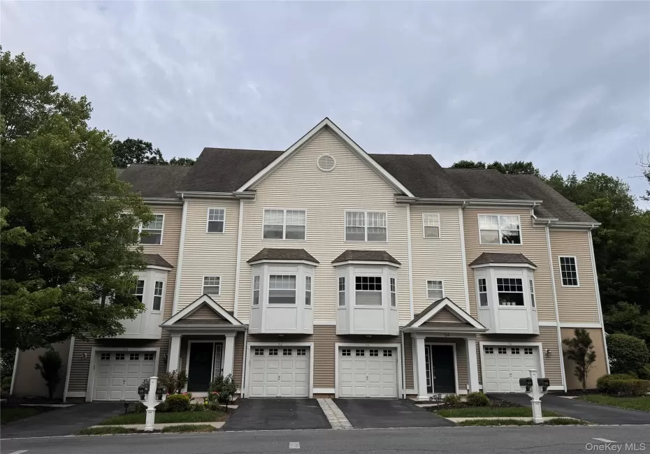54 Fairways Drive, Middletown, NY, 2 Bedrooms Bedrooms, 5 Rooms Rooms,2 BathroomsBathrooms,Residential Lease,For Rent,Fairways,0,1024919 54 Fairways Drive, Middletown, NY, 2 Bedrooms Bedrooms, 5 Rooms Rooms,2 BathroomsBathrooms,Residential Lease,For Rent,Fairways,0,1024919