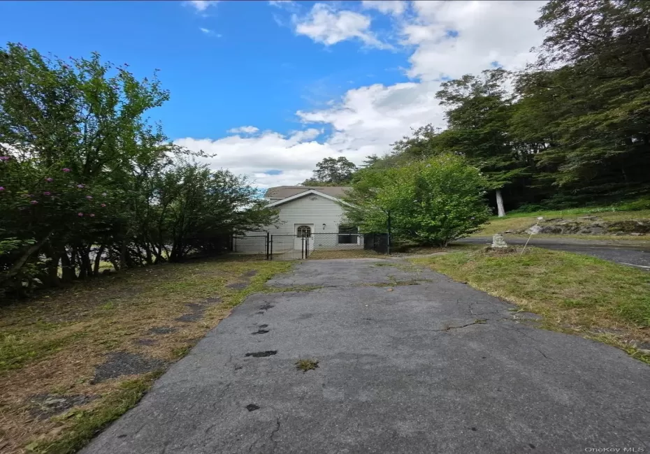 2694 Route 9W, Saugerties, NY, 2 Bedrooms Bedrooms, 4 Rooms Rooms,1 BathroomBathrooms,Residential Lease,For Rent,Route 9W,0,1025534 2694 Route 9W, Saugerties, NY, 2 Bedrooms Bedrooms, 4 Rooms Rooms,1 BathroomBathrooms,Residential Lease,For Rent,Route 9W,0,1025534