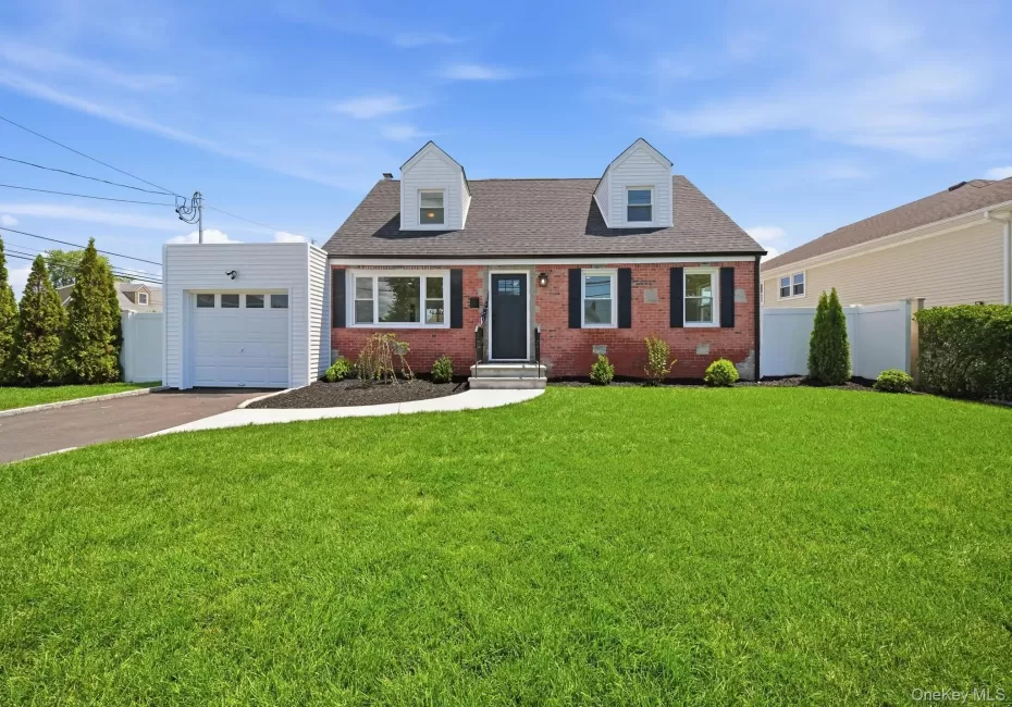 91 Doges Prom, Babylon, NY, 4 Bedrooms Bedrooms, 8 Rooms Rooms,2 BathroomsBathrooms,Residential,For Rent,Doges,0,1024545 91 Doges Prom, Babylon, NY, 4 Bedrooms Bedrooms, 8 Rooms Rooms,2 BathroomsBathrooms,Residential,For Rent,Doges,0,1024545