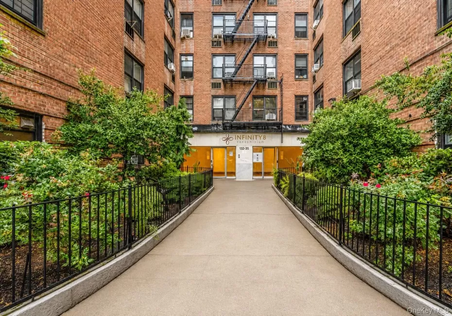 132-35 Sanford Avenue, New York, NY, 2 Bedrooms Bedrooms, 5 Rooms Rooms,1 BathroomBathrooms,Residential,For Rent,Sanford,0,1021867 132-35 Sanford Avenue, New York, NY, 2 Bedrooms Bedrooms, 5 Rooms Rooms,1 BathroomBathrooms,Residential,For Rent,Sanford,0,1021867