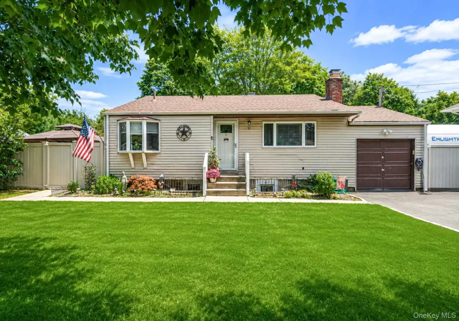 31 Sarah Drive, Brookhaven, NY, 3 Bedrooms Bedrooms, 6 Rooms Rooms,2 BathroomsBathrooms,Residential,For Rent,Sarah,0,1024068 31 Sarah Drive, Brookhaven, NY, 3 Bedrooms Bedrooms, 6 Rooms Rooms,2 BathroomsBathrooms,Residential,For Rent,Sarah,0,1024068