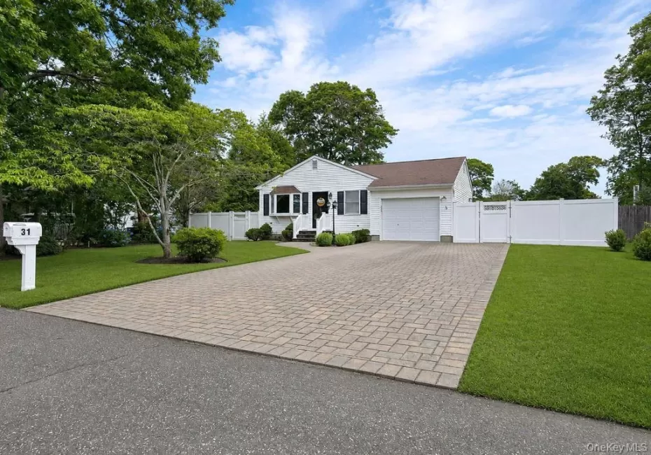 31 Westwood Drive, Brookhaven, NY, 4 Bedrooms Bedrooms, 8 Rooms Rooms,2 BathroomsBathrooms,Residential,For Rent,Westwood,0,1025731 31 Westwood Drive, Brookhaven, NY, 4 Bedrooms Bedrooms, 8 Rooms Rooms,2 BathroomsBathrooms,Residential,For Rent,Westwood,0,1025731